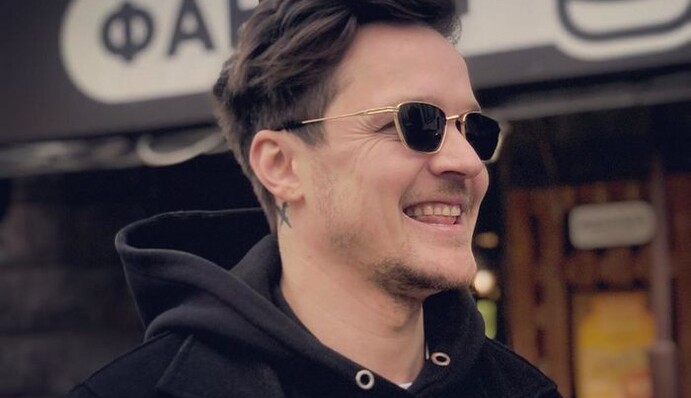 Украинской группе вернули уникальную гитару, похищенную во время тура