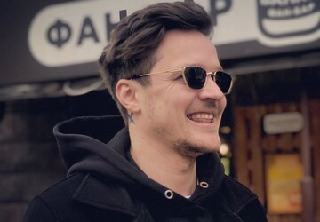 Украинской группе вернули уникальную гитару, похищенную во время тура