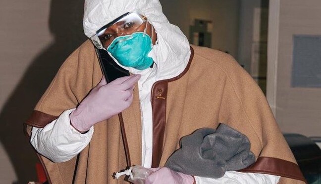 Наоми Кэмпбелл в защитном костюме рассказала, как спасается от коронавируса