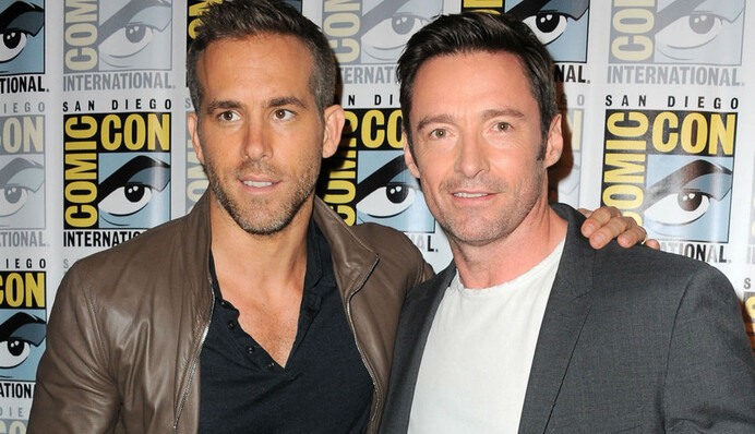 Райан Рейнольдс передал $1 млн больным коронавирусом и не упустил возможности потроллить Хью Джекмана