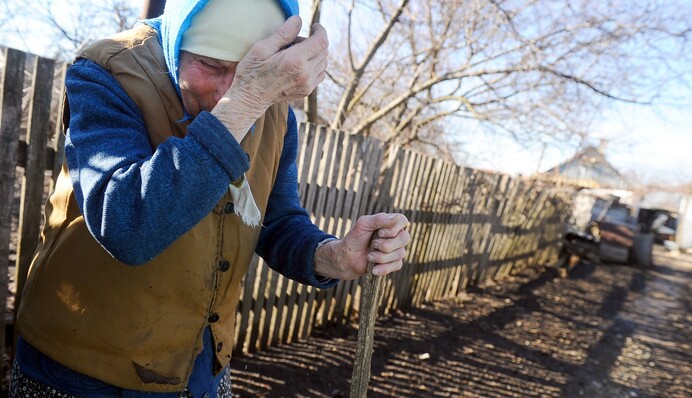 Лікарні забиті пацієнтами, пенсію брати нізвідки: як живе Донецьк в епоху коронавірусу