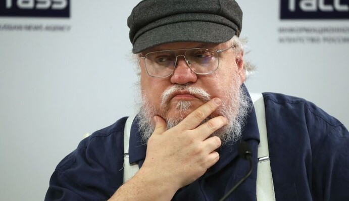 Провожу время в Вестеросе: Джордж Мартин решил закончить 