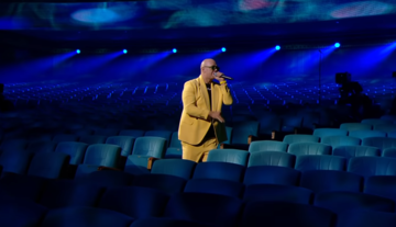 Світ збожеволів: Потап записав трек про карантин в порожньому залі палацу 