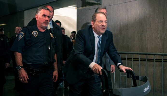 На свой первый день рождения в тюрьме Вайнштейн получил видеоролик о предотвращении самоубийств