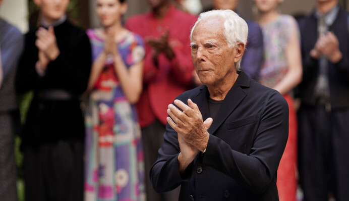 Джорджо Армані викупив шпальти 60 італійських газет і звернувся до медиків