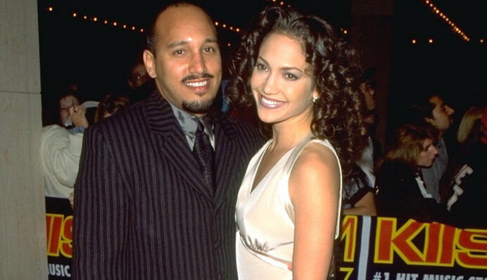На 52 году жизни умер первый бойфренд Дженнифер Лопес - вот их история времен старшей школы