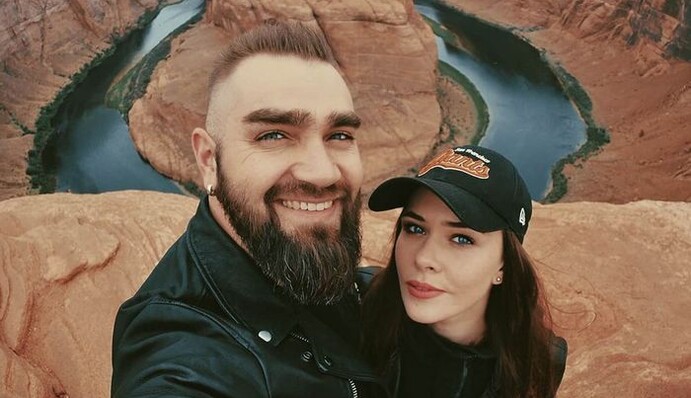 Муж Юлии Саниной показал на архивном фото, какими они были еще до The Hardkiss