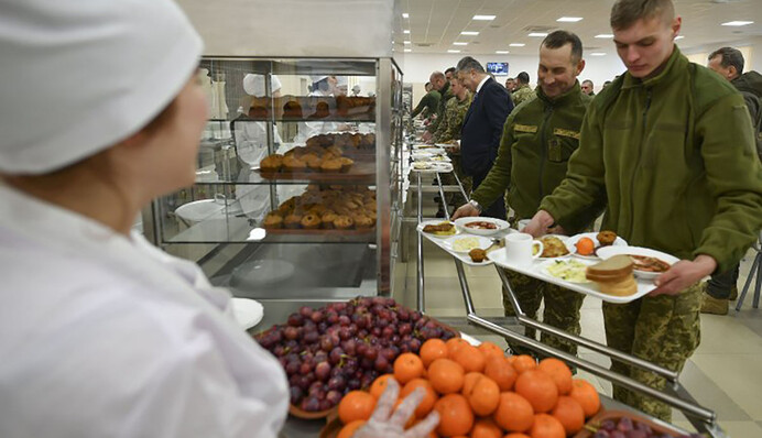 Коронавірус і корупція наступають: чому Міноборони не може нагодувати солдатів