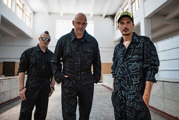 Гурт Mozgi заспівав про карантин - слухаємо трек No Hugs No Kisses