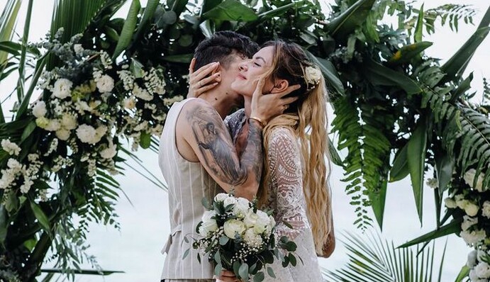 Украинская певица поделилась трогательным видео с тайной свадьбы в Таиланде