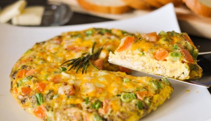 В поисках легкого завтрака: 3 оригинальных идеи с яйцами и овощами