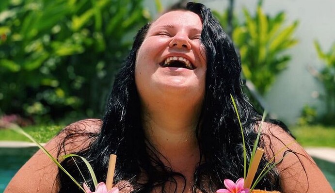 alyona alyona згадала своє дитинство в селі і показала, якою милою дитиною вона була