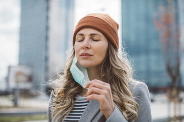 Життя після коронавірусу: чи оклигає світ після COVID-19