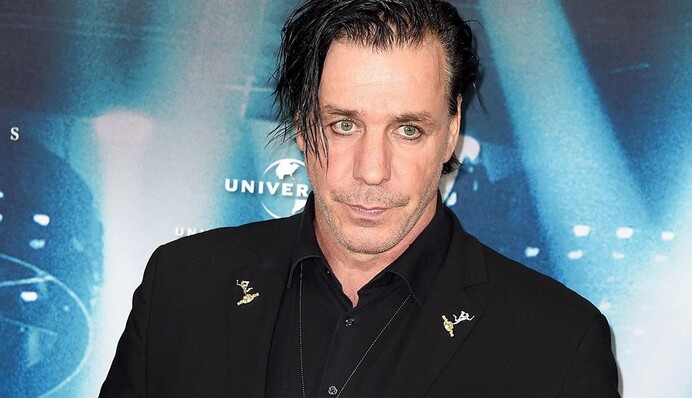 Тилль Линдеманн ответил на слухи о заболевании коронавирусом в стиле Чака Норриса