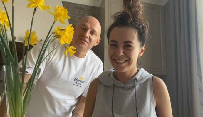 Настя Каменських розповіла про життя на карантині і показала їх з Потапом будинок