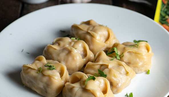 Як приготувати смачні домашні манти: рецепт і поради