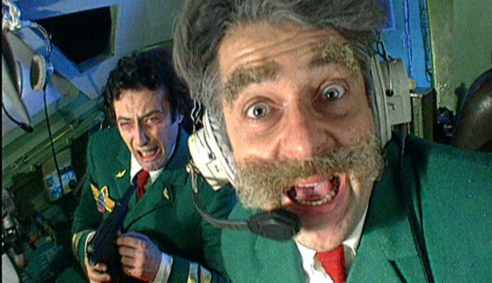 Все летить до біса, кеп: в Росії з'явилося графіті з акторами українського шоу 