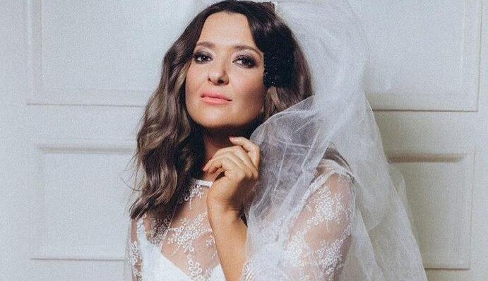 Наталя Могилевська в сукні з фатою заговорила про весілля, та фани рано зраділи