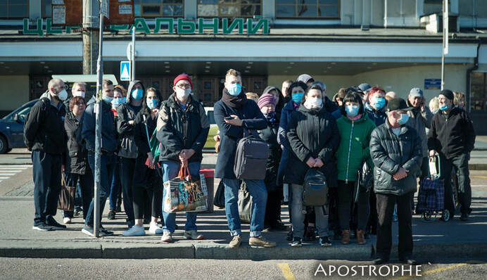 Більше двох не збиратися: що не так з посиленням карантину в Україні