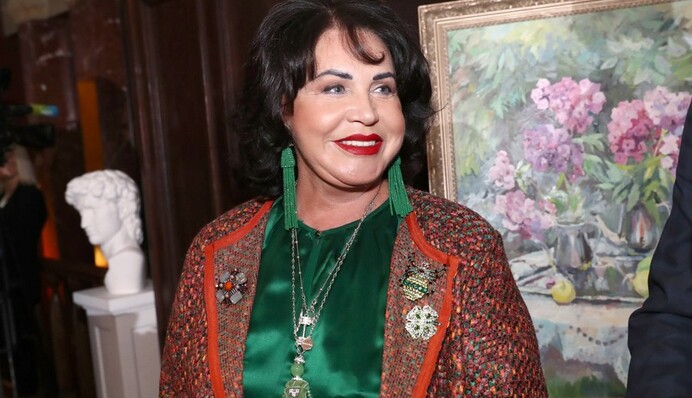 Говорят, певица Надежда Бабкина в коме из-за коронавируса. Почему это похоже на фейк