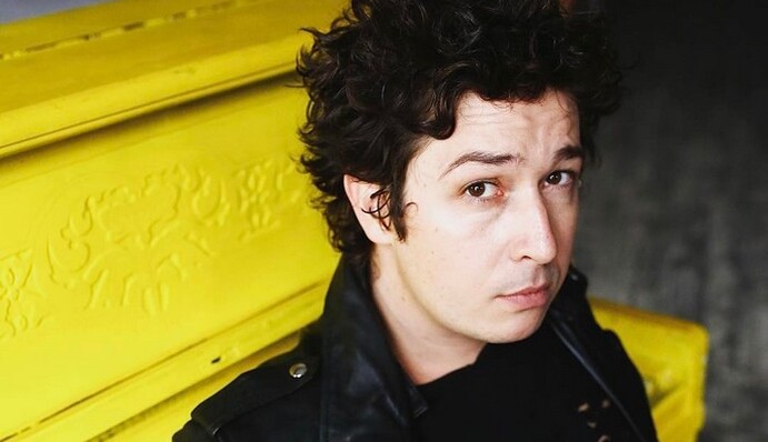 Вирішив мене згвалтувати: Pianoбой поділився шокуючою історією з дитинства