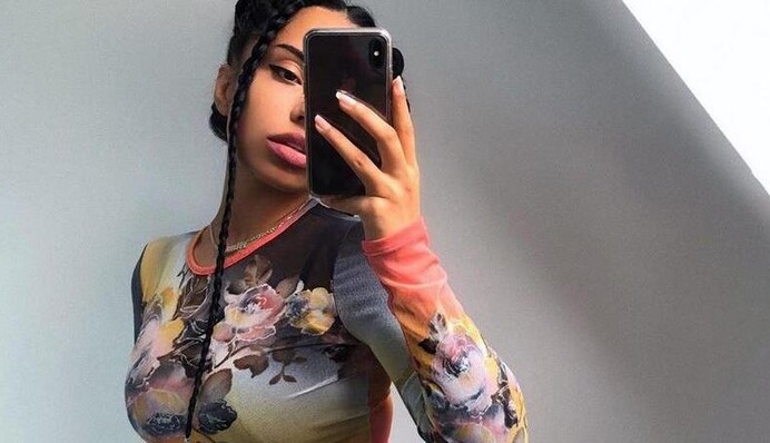 Бренд нанял Инстаграм-модель для рекламы и промахнулся - все внимание досталось ее необычной фигуре