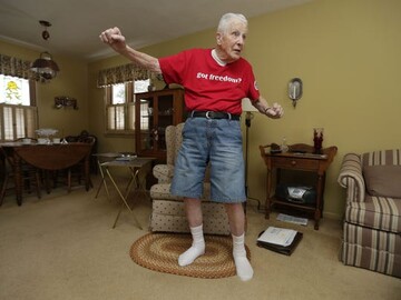 97-річний ветеран Другої світової станцював під Тімберлейка, і це найкраща мотивація на карантині