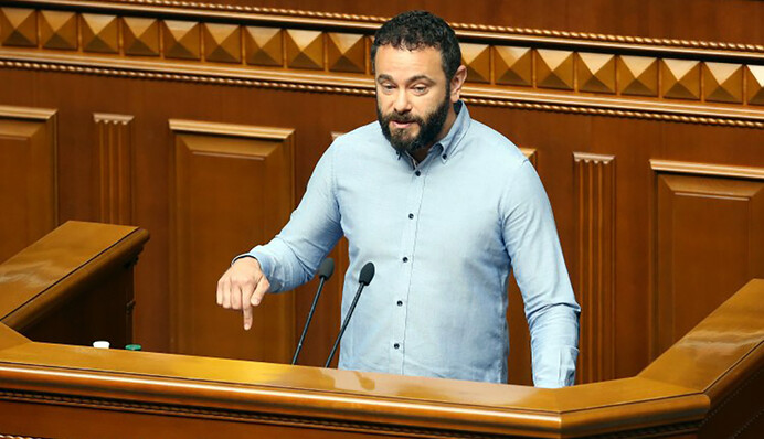 Спам від Коломойського: як Бе-команда затягує зашморг на шиї Зеленського