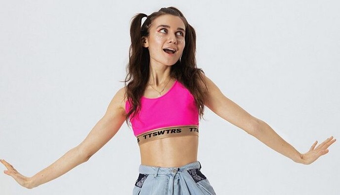 Джерри Хейл потроллила себя из-за 