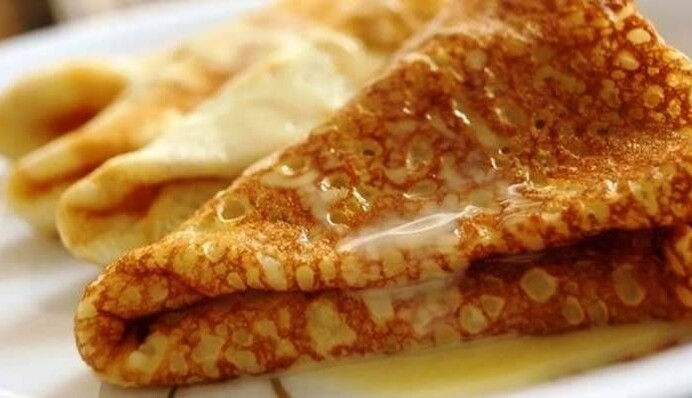 Готуємо на сніданок ніжні млинці на молоці: простий рецепт на кожен день