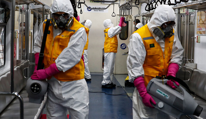 Пік коронавірусу ще попереду, будуть смерті: що відбувається в Україні і світі (хроніка 15 квітня)