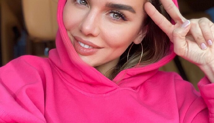 Мы друг друга не любим: Анна Седокова сделала скандальное признание об участницах ВИА Гры