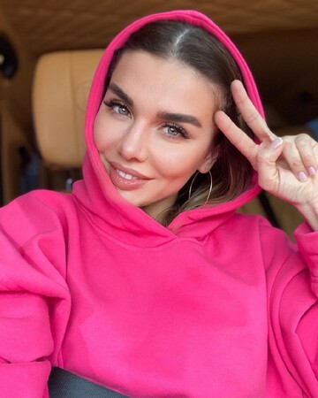 Ми одна одну не любимо: Анна Сєдокова зробила скандальне зізнання про учасниць ВІА Гри