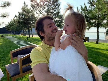 Сергій Притула показав, як проводить карантин з маленькою донькою, і судячи з фото їм точно весело