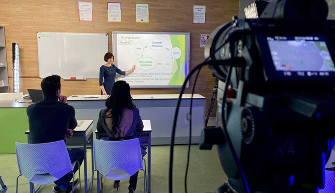 Школьников заманили в сеть: что не так с украинским онлайн-образованием