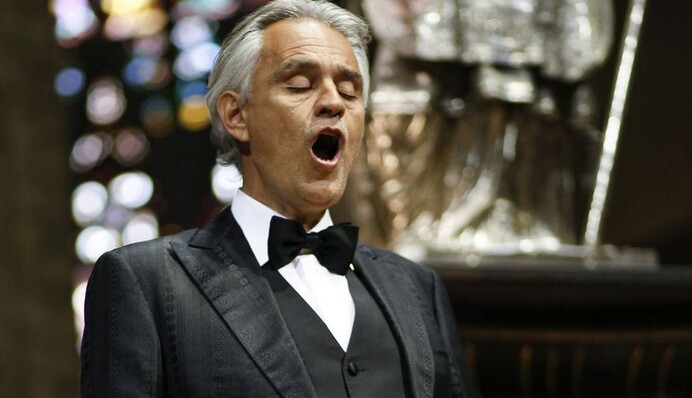 Пасхальное выступление Андреа Бочелли в пустом соборе бьет рекорды в YouTube