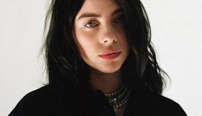 Билли Айлиш на карантине взяла из приюта третьего щенка: фото