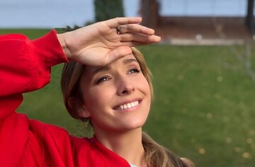 Самоізоляція - не перешкода для мистецтва: Катя Осадча знялася у своїй першій онлайн-фотосесії