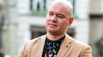 Кажуть, Євген Кошовий зважився на операцію на обличчі - вся справа у новому фото 