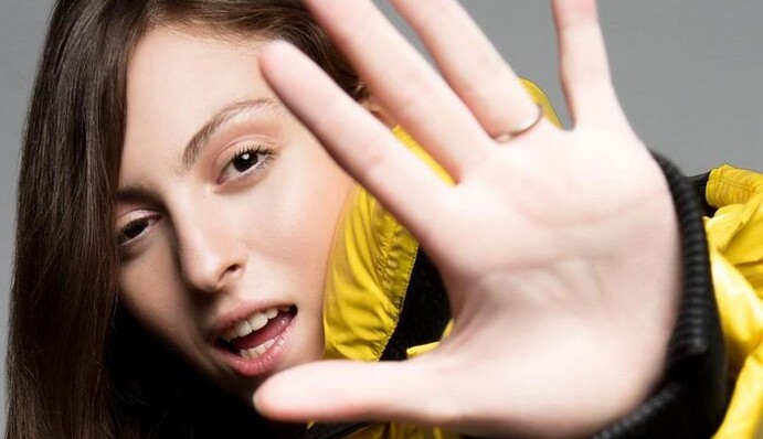 Дочка Полякової показала обличчя в побоях - Маша в порядку, просто це новий дивний тренд