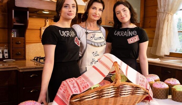 Петро Порошенко показав дружину-господиню і поділився сімейним рецептом паски