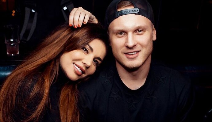 Анна Сєдокова вирішила вразити фанів еротичним фото з коханим, але вийшло так собі