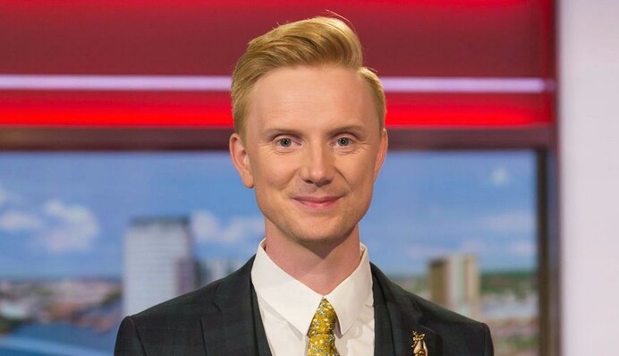 Ведущий прогноза погоды на BBC записал дома самый эффектный выпуск - барабанов в эфире точно не ждали