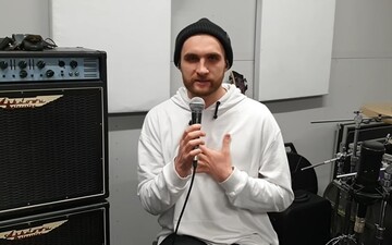 Новий вокаліст гурту 