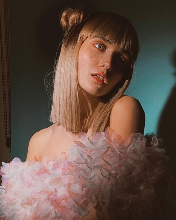 Джеррі Хейл заспівала з мамою веселу пісню про карантин і дефіцит гречки