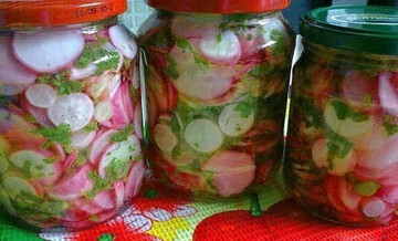 Консервуємо вдома свіжу редиску: простий рецепт сезонної заготовки