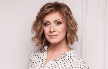 Мила і справжня: Олена Кравець захопила фанів домашнім фото без макіяжу