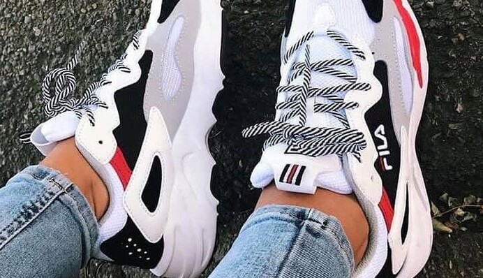 А чи варто викидати? 10 старих речей, які знову будуть в моді цього літа