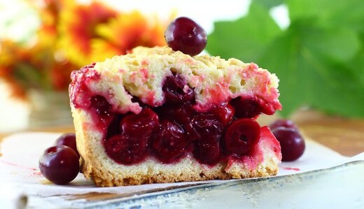 Готуємо вдома смачний тертий пиріг з вишнями: рецепт і поради приготування