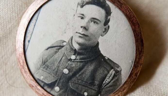 Семья погибшего в Первой мировой солдата впервые открыла его чемодан - так выглядит 